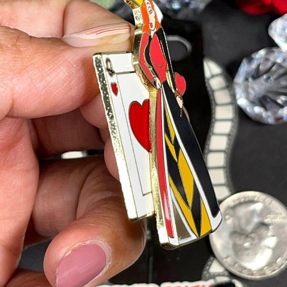 Disney Queen Hearts Jessica Rabbit Limited Edition Pin - Picture 2 of 4